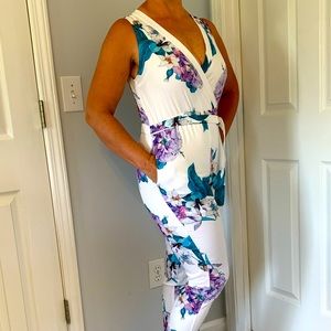 Adorable Floral Jumpsuit Sz Small Tea & Cup